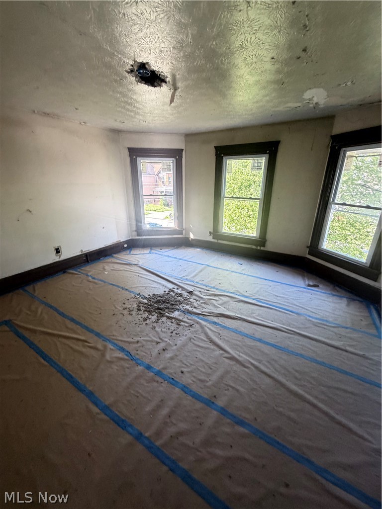 1919 Holmden Avenue, Cleveland, OH - Photo 8