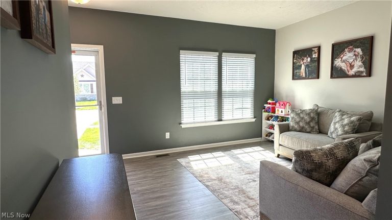 36582 Stockport Mill Drive, North Ridgeville, OH - Photo 4