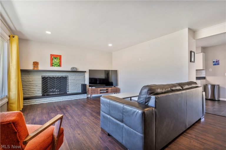 605 Briar Avenue, North Canton, OH - Photo 4