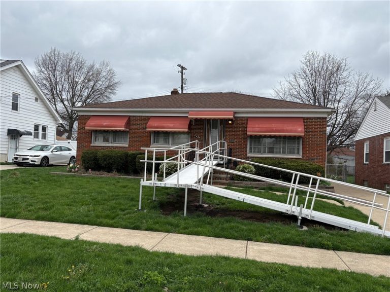 2436 Tuxedo Avenue, Parma, OH - Photo 2