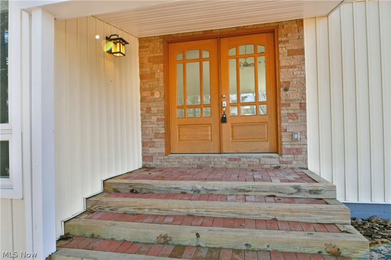 6152 Southern Hills Court, Canfield, OH - Photo 8