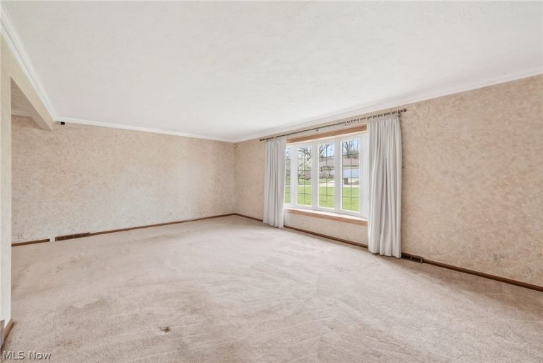 2300 Green Acres Drive, Parma, OH - Photo 4