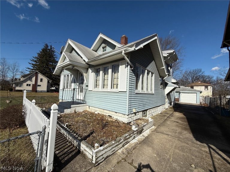 72 Labelle Avenue, Youngstown, OH - Photo 3
