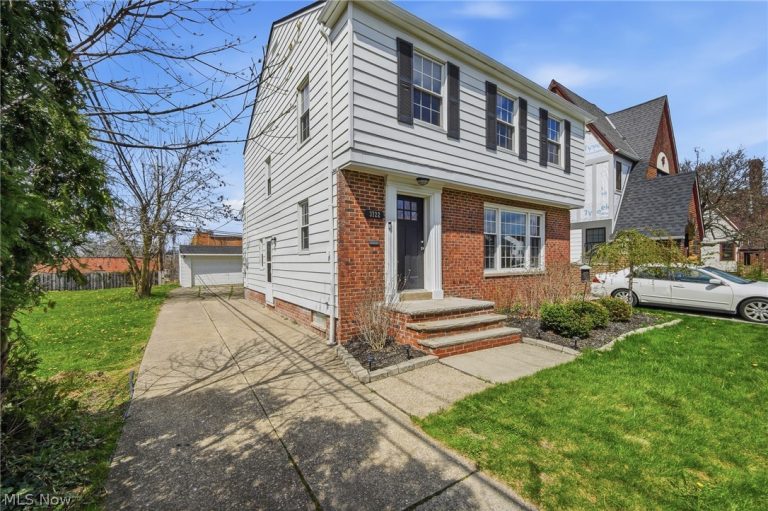 3722 Lindholm Road, Shaker Heights, OH - Photo 3