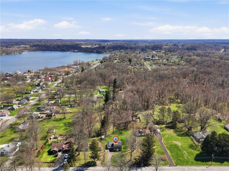 1555 Ambre Drive, Akron, OH - Photo 4