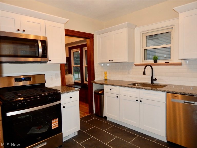 1718 Cook Avenue, Cleveland, OH - Photo 8