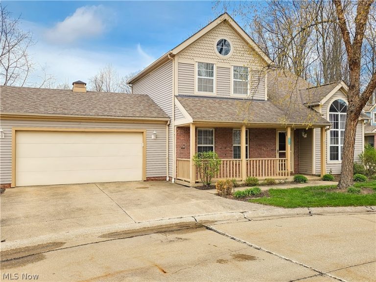 8633 Redtail Court, Macedonia, OH - Photo 2
