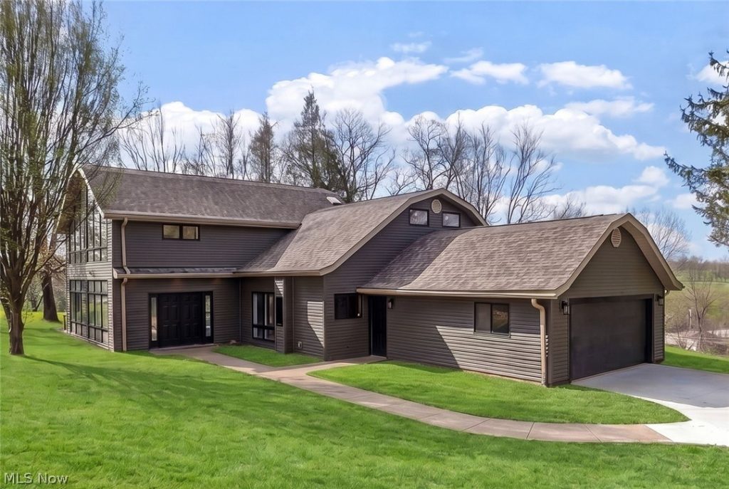 3388 Meadow Road, Cambridge, OH