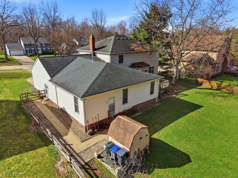 34603 Bramble Lane, Solon, OH - Photo 3