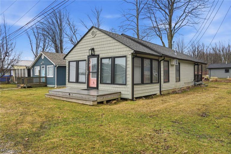 5 Stones Long Beach Drive, Ashtabula, OH - Photo 3