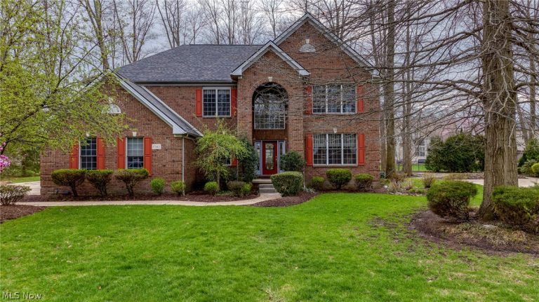 1542 Glen Lyon Drive, Westlake, OH - Photo 2