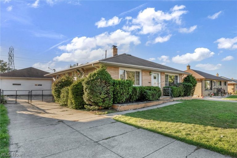 4208 Spring Crest Drive, Brooklyn, OH - Photo 3