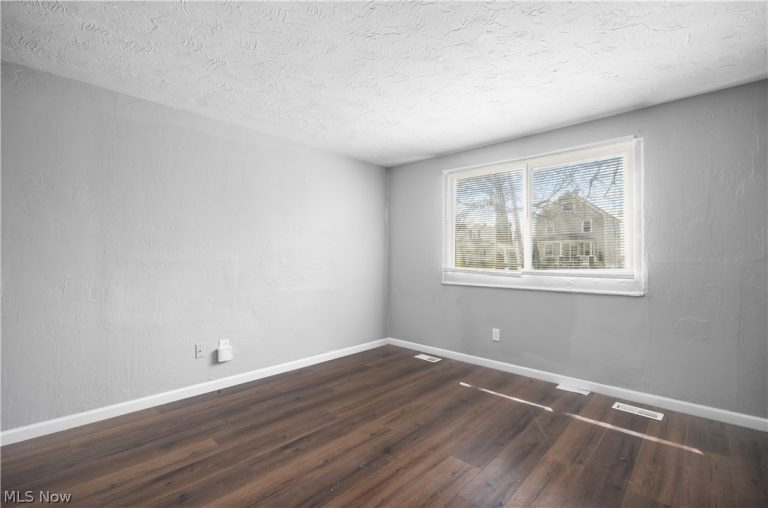 1627 33rd Street, Lorain, OH - Photo 6