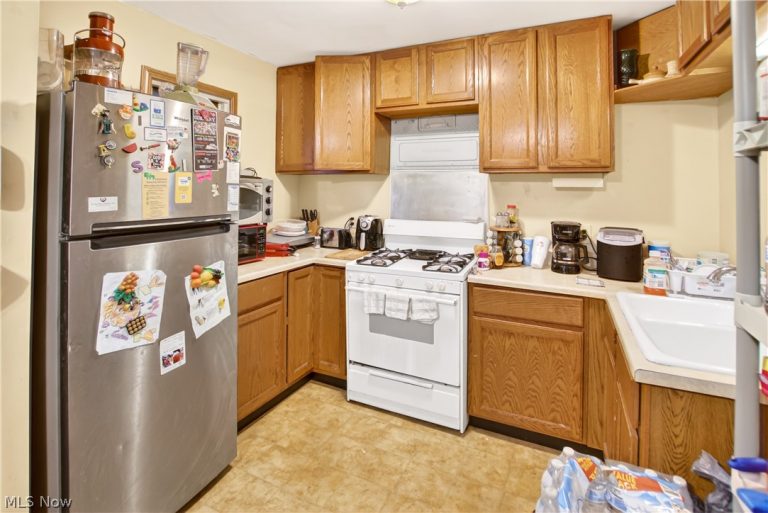 26 Grace Street, Bedford, OH - Photo 5