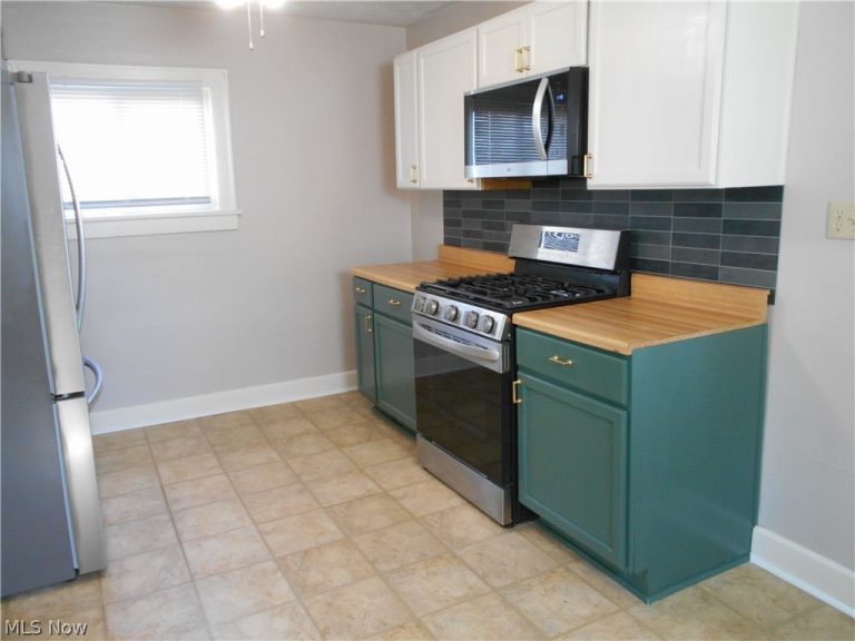 219 17th Street, Barberton, OH - Photo 5