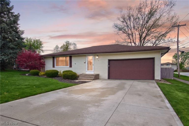 7434 Meadow Lane, Parma, OH - Photo 4