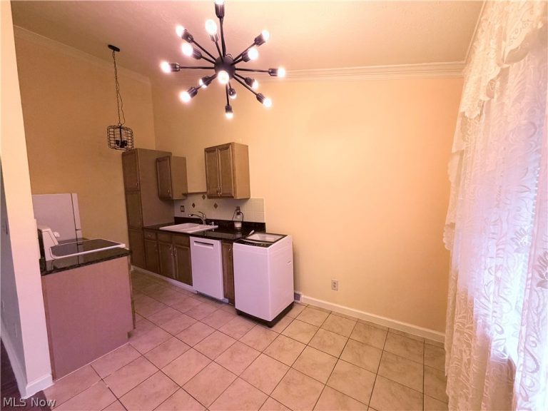 21884 River Oaks Drive #2K, Rocky River, OH - Photo 6