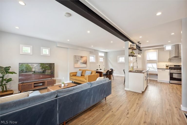 8104 Halle Avenue, Cleveland, OH - Photo 5