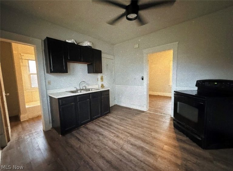 12106 Forest Avenue #DOWN, Cleveland, OH - Photo 3