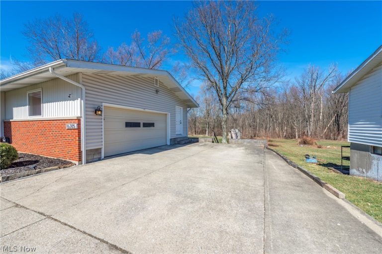 16305 Sperry Road, Vermilion, OH - Photo 4