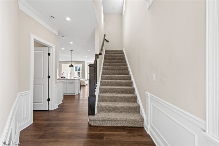 795 Parkside Drive, Westlake, OH - Photo 2