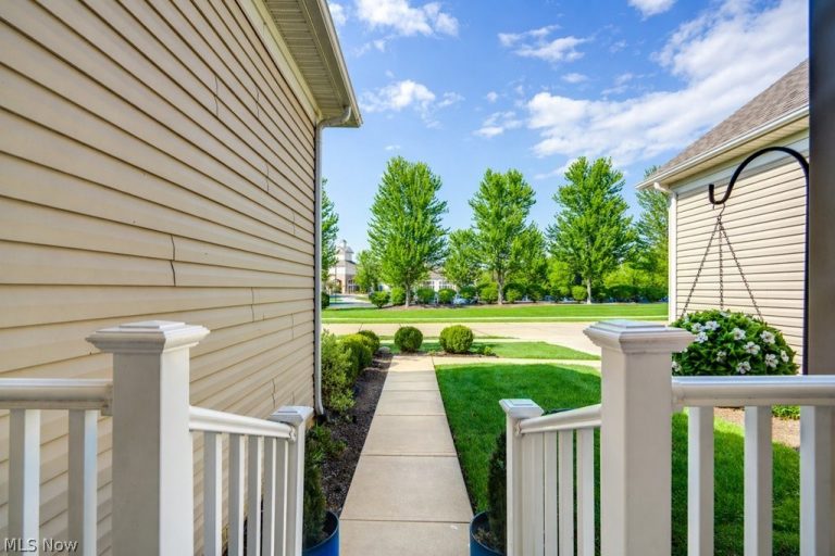 38475 Kingsbury Drive, North Ridgeville, OH - Photo 5