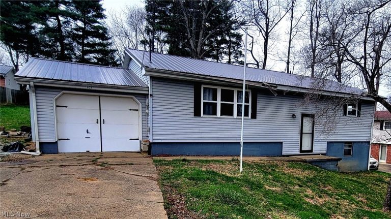 107 Nelson Avenue, Marietta, OH, 45750