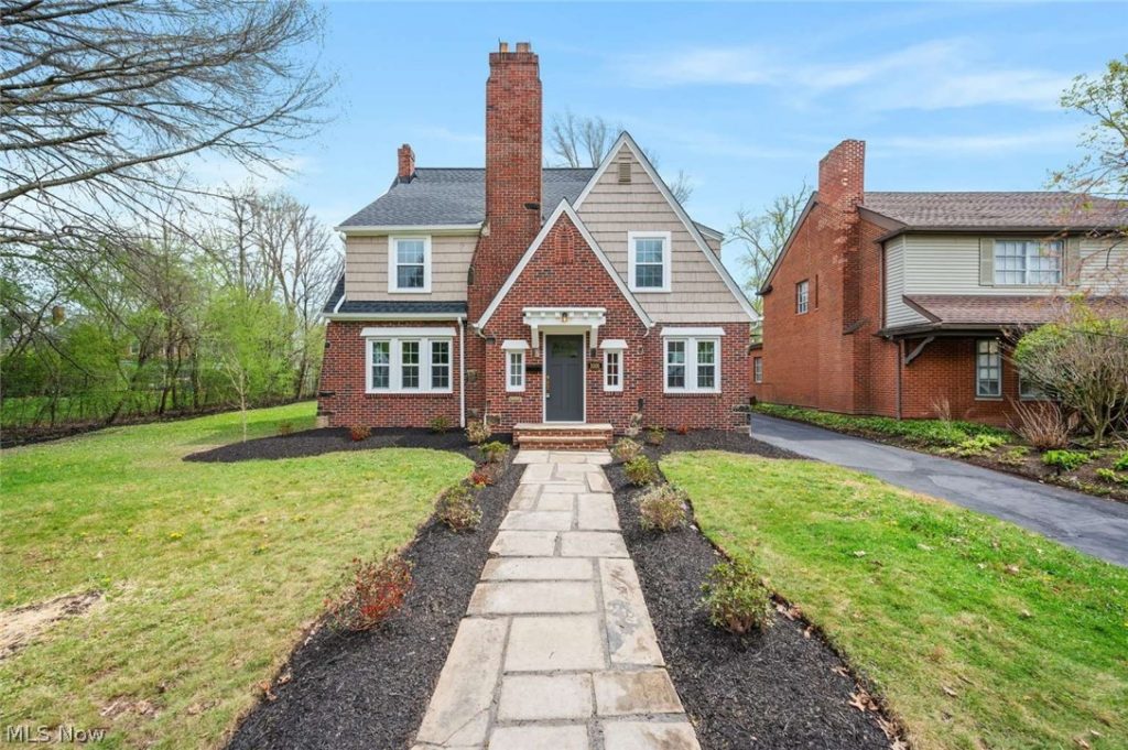 3305 Enderby Road, Shaker Heights, OH