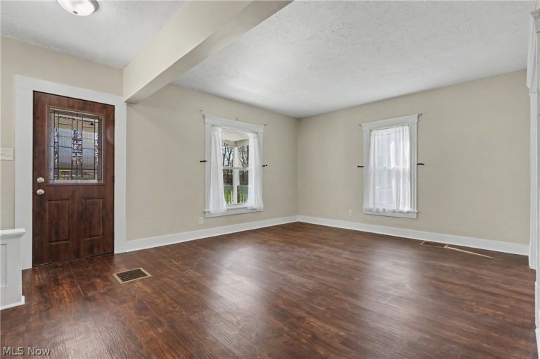 519 Day Street, Ravenna, OH - Photo 8
