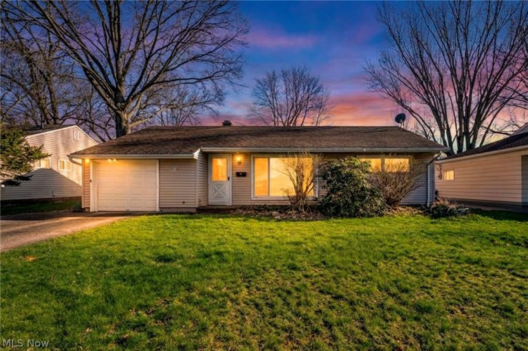 9019 Newkirk Drive, Parma Heights, OH, 44130