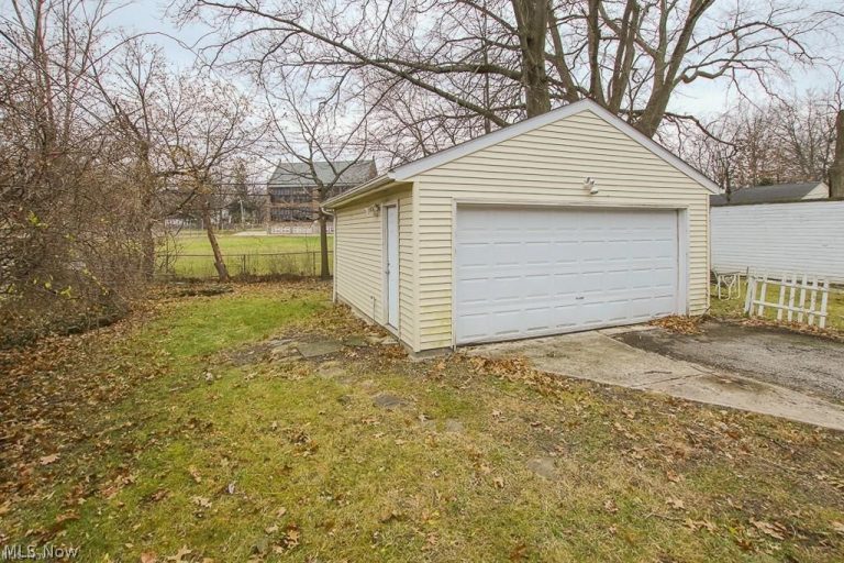 3780 Lowell Road, Cleveland Heights, OH - Photo 2