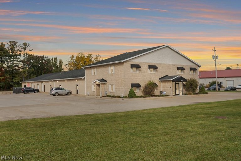 2425 Medina Road #120, Medina, OH, 44256