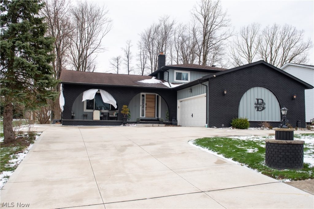 350 Panorama Drive, Seven Hills, OH