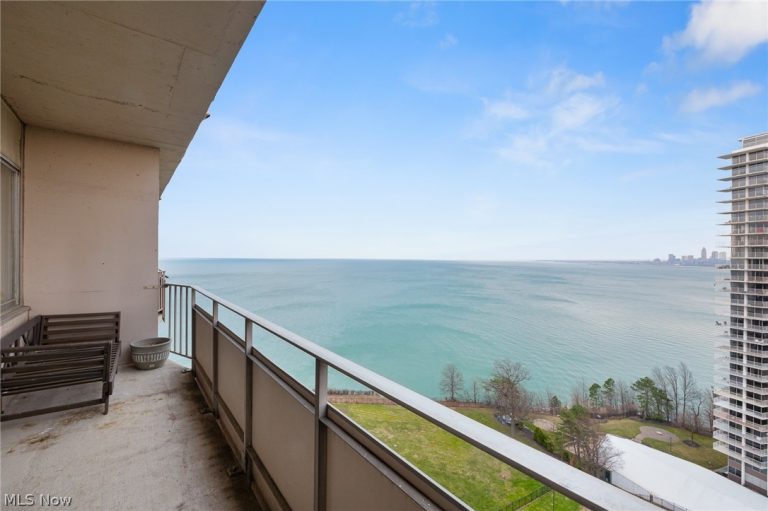 12900 Lake Avenue #2005, Lakewood, OH - Photo 6