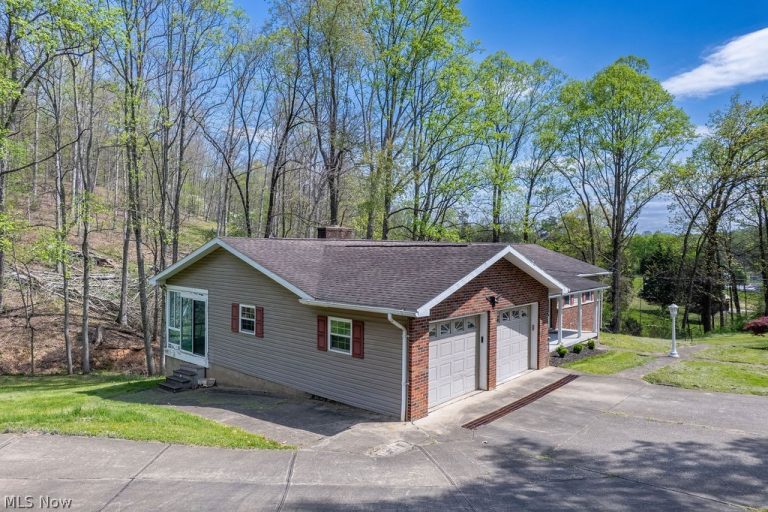 146 Graham Place, Davisville, WV - Photo 2