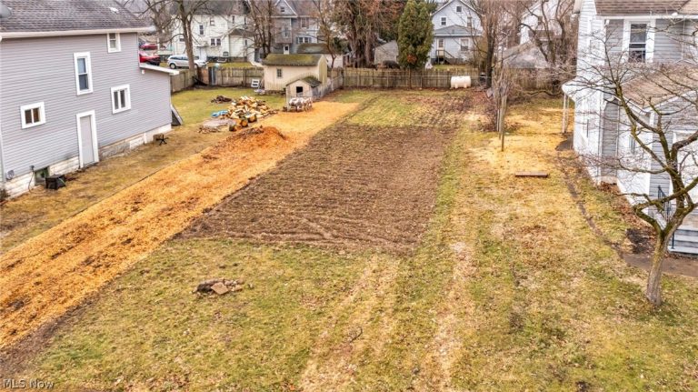 52 Norwood Street, Barberton, OH, 44203