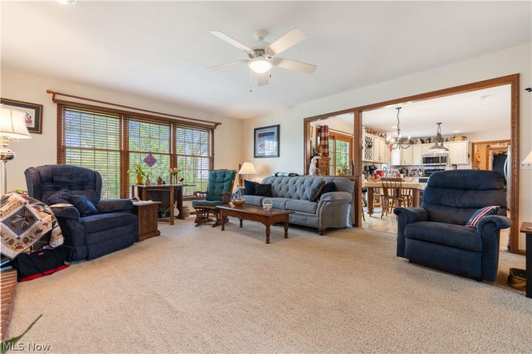 4381 Golden Eagle Road, Massillon, OH - Photo 6