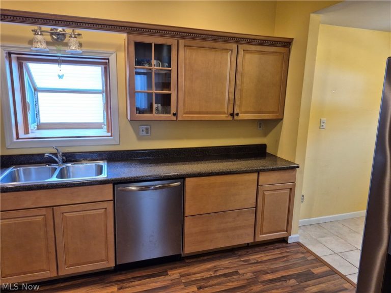 902 Second Avenue, New Cumberland, WV - Photo 8