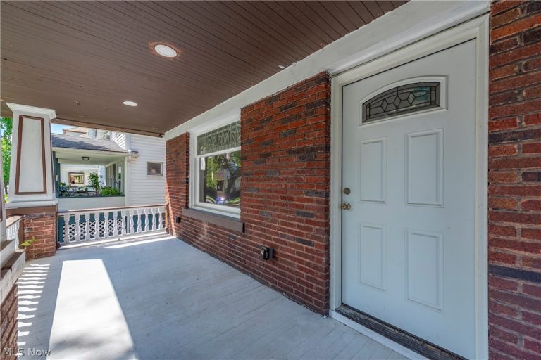 10402 Almira Avenue, Cleveland, OH - Photo 5