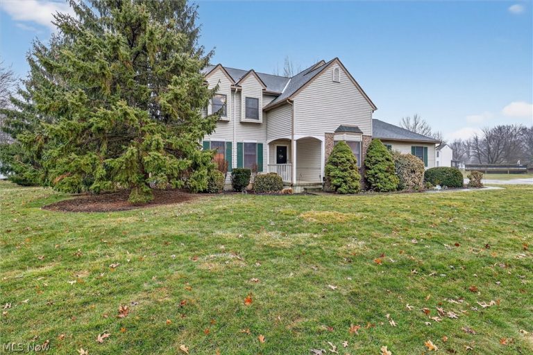 648 Landerwood Lane, Avon Lake, OH - Photo 2