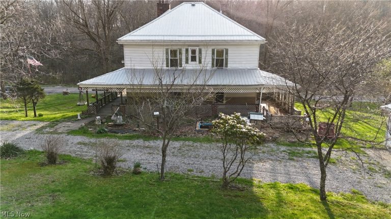 1079 County Road 60, Bergholz, OH - Photo 3