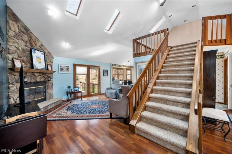 36080 Maple Drive, North Ridgeville, OH - Photo 2