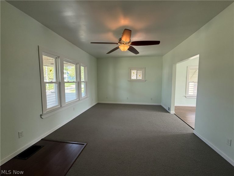 9612 Park Heights Avenue, Garfield Heights, OH - Photo 4