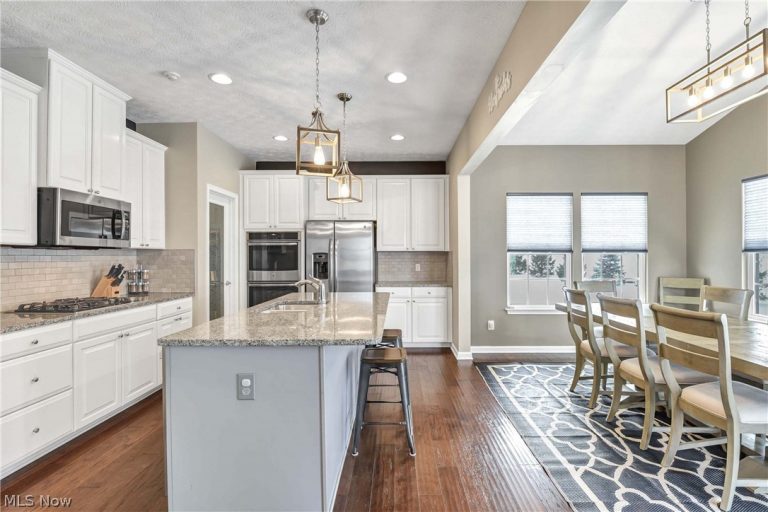 6530 Wisteria Lane, Medina, OH - Photo 3