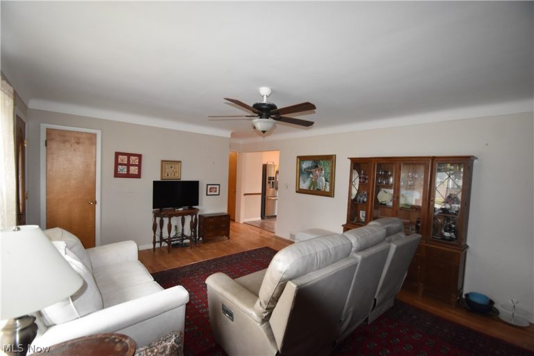888 Edenridge Drive, Boardman, OH - Photo 6