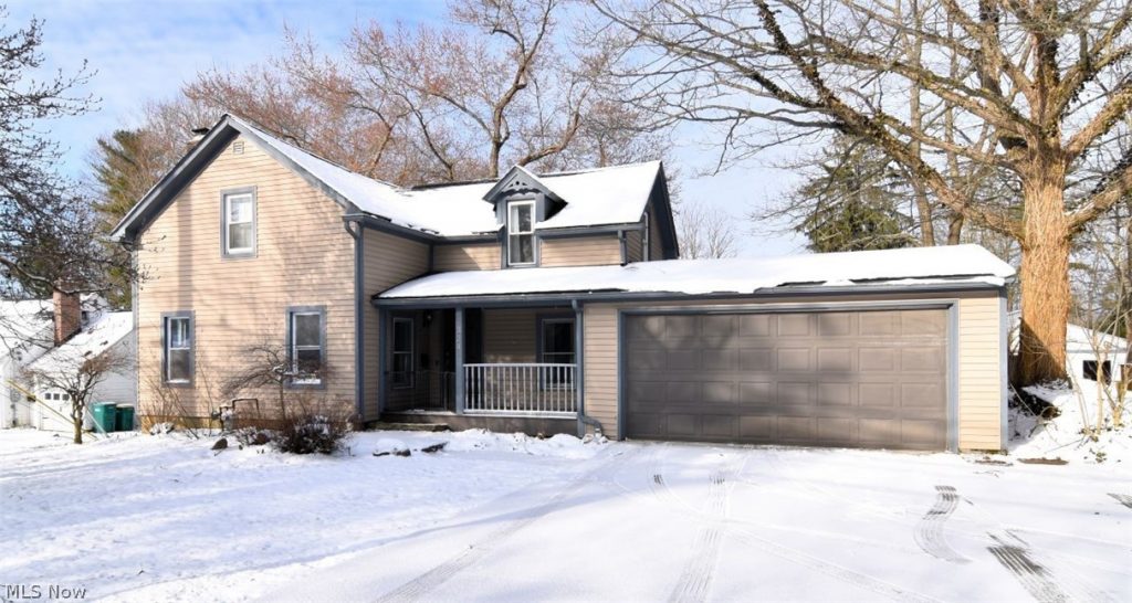 324 South Street, Chardon, OH