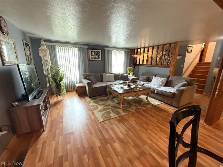 36360 Sunset Drive, Eastlake, OH - Photo 4