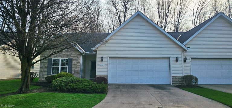 8783 Roberts Court #22A, Olmsted Falls, OH, 44138