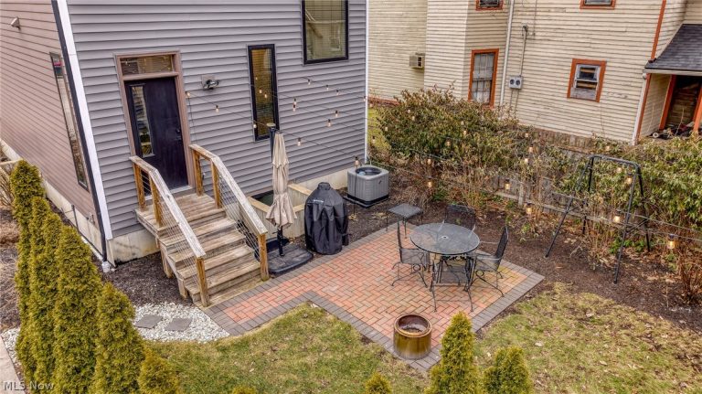 5217 Franklin Boulevard, Cleveland, OH - Photo 4