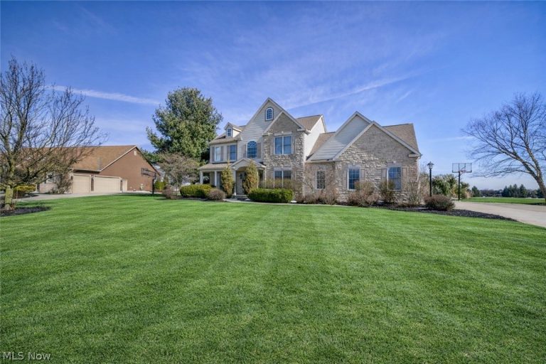 6245 Highland Green Drive, Medina, OH - Photo 4